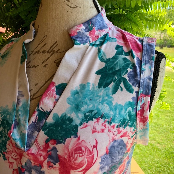 NWOT Floral tank top - Picture 2 of 2